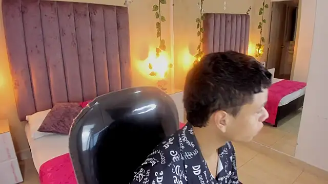 Xavier Fox    online show from November 11, 12:38 pm