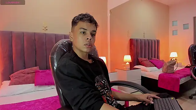 Xavier Fox    online show from February 22, 2:15 pm