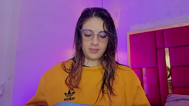 moon winy online show from April 18, 11:36 am