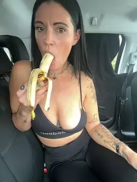 Snapshot of DarkestDreamxox chatting on October 28, 1:36 pm DarkestDreamxox online show from October 28, 1:36 pm