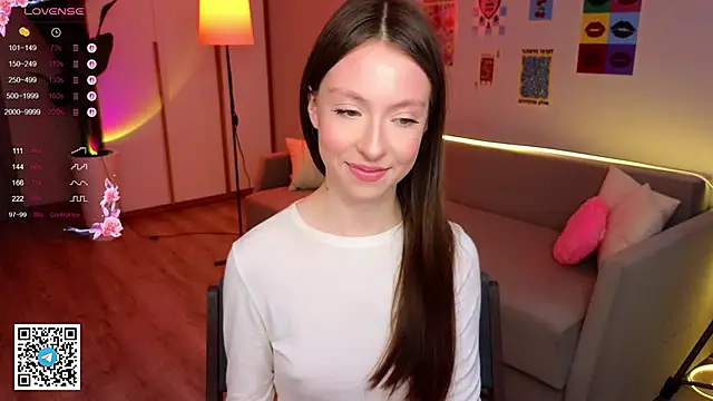 Yasmin Kass online show from April 22, 6:27 am