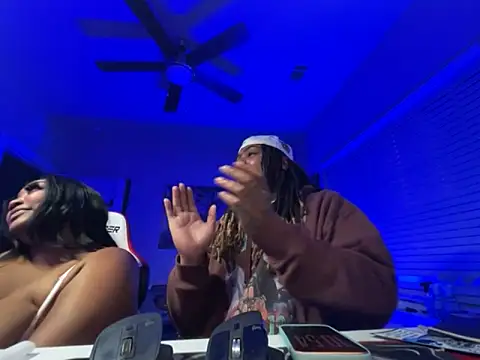 ICECREAMSHOW online show from October 28, 3:54 am