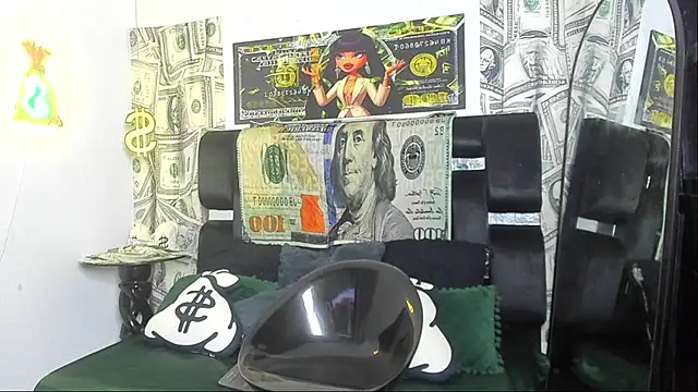 Snapshot of Latin_Doll13 chatting on October 22, 11:37 pm Latin Doll13 online show from October 22, 11:37 pm