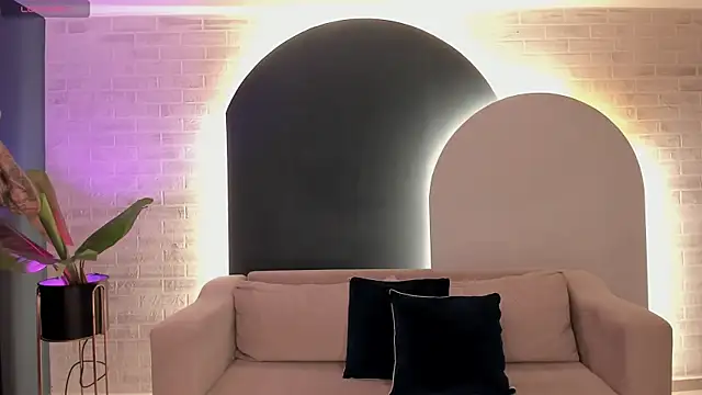 ChristineFord  online show from October 28, 3:04 pm