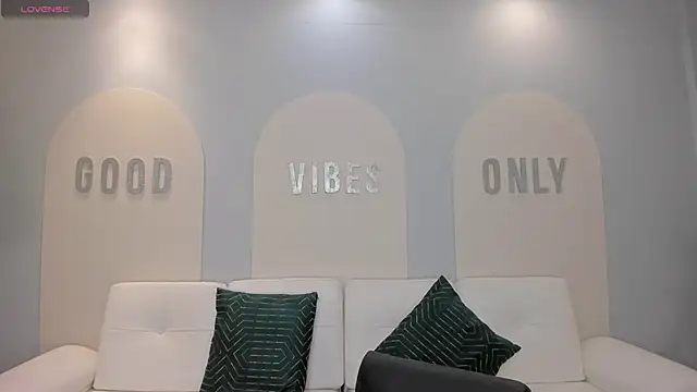 ScarlettBlaze  online show from March 28, 12:05 pm