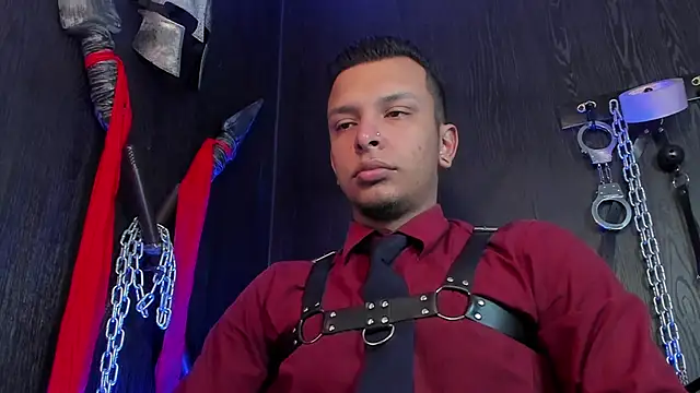 Snapshot of Master_Connor_BDSM chatting on October 18, 1:01 pm Master Connor BDSM online show from October 18, 1:01 pm