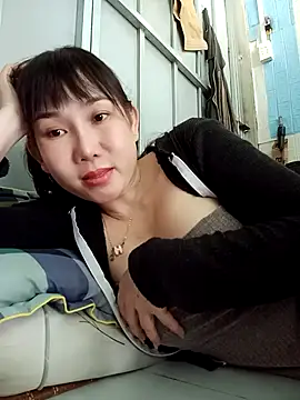 Snapshot of Ana-love2025 chatting on October 29, 2:25 am Ana-love2025 online show from October 29, 2:25 am