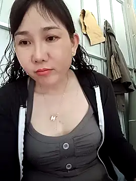 Snapshot of Ana-love2025 chatting on November 12, 2:56 am Ana-love2025 online show from November 12, 2:56 am