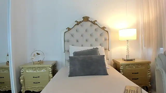 jessi lopez45 online show from February 4, 7:42 pm