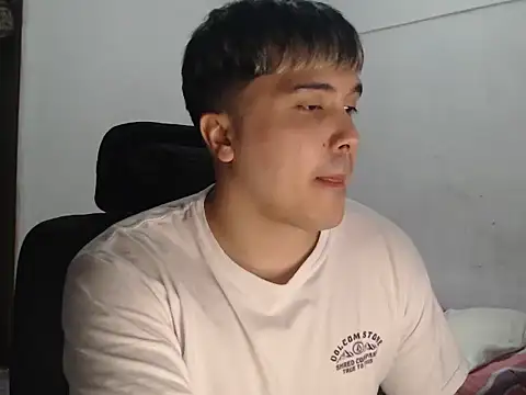 CuteAlexBoy online show from April 25, 9:23 pm