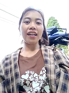 Snapshot of omai-ngot chatting on October 19, 9:21 am omai-ngot online show from October 19, 9:21 am