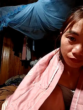 Snapshot of omai-ngot chatting on November 6, 4:19 pm omai-ngot online show from November 6, 4:19 pm