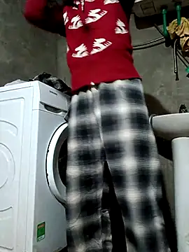 Snapshot of omai-ngot chatting on November 14, 1:04 am omai-ngot online show from November 14, 1:04 am