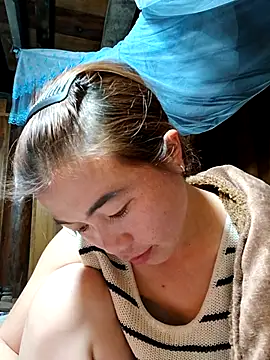 Snapshot of omai-ngot chatting on December 2, 1:50 pm omai-ngot online show from December 2, 1:50 pm