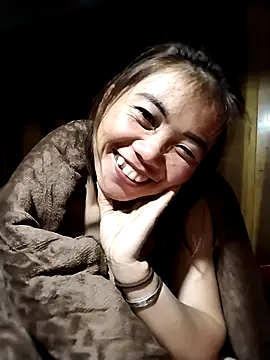 Snapshot of omai-ngot chatting on December 5, 2:31 am omai-ngot online show from December 5, 2:31 am