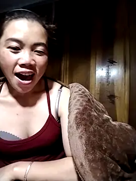 Snapshot of omai-ngot chatting on December 13, 10:48 pm omai-ngot online show from December 13, 10:48 pm