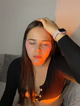 violetjack online show from April 9, 8:20 am