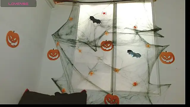 Snapshot of nicole-roman chatting on October 22, 1:00 pm nicole-roman online show from October 22, 1:00 pm