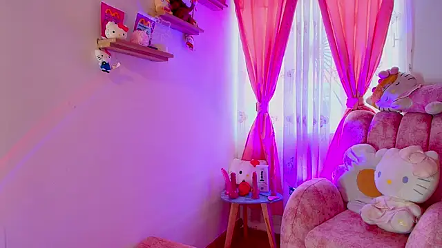 Lunaira Deep online show from December 18, 4:24 pm