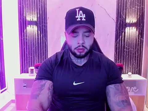 Snapshot of marcusfit1 chatting on October 21, 1:17 am marcusfit1 online show from October 21, 1:17 am