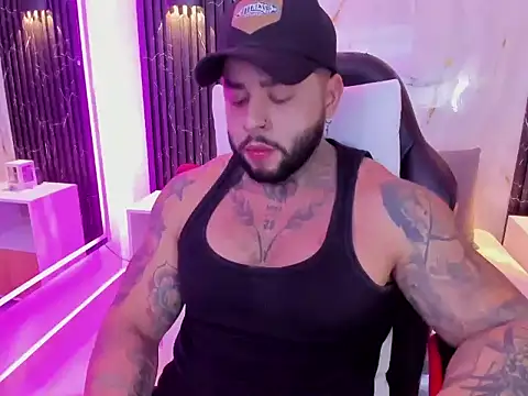 Snapshot of marcusfit1 chatting on October 22, 11:59 pm marcusfit1 online show from October 22, 11:59 pm