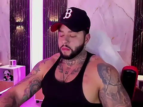 Snapshot of marcusfit1 chatting on November 5, 12:10 am marcusfit1 online show from November 5, 12:10 am