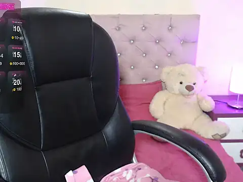 Snapshot of gabyy_cute_ chatting on October 24, 3:58 am gabyy cute  online show from October 24, 3:58 am