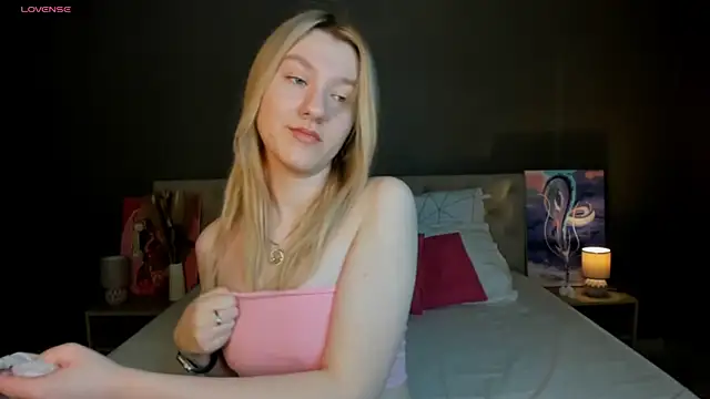 LinaRayy online show from October 18, 9:32 am