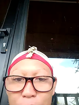 nui-show online show from October 18, 4:48 am