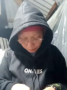 nui-show online show from November 15, 1:40 pm