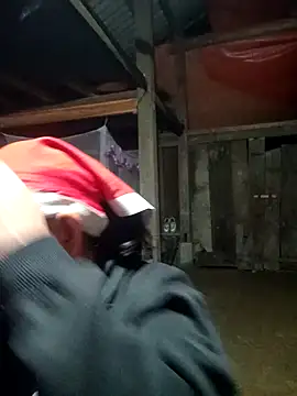 nui-show online show from December 3, 10:19 pm