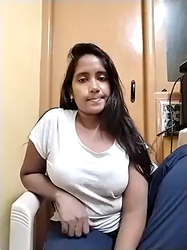 Snapshot of Beauty_maya chatting on November 4, 4:17 pm Beauty maya online show from November 4, 4:17 pm