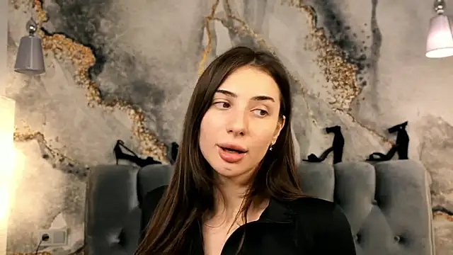 Snapshot of Chloewilldd chatting on October 23, 6:28 pm Chloewilldd online show from October 23, 6:28 pm