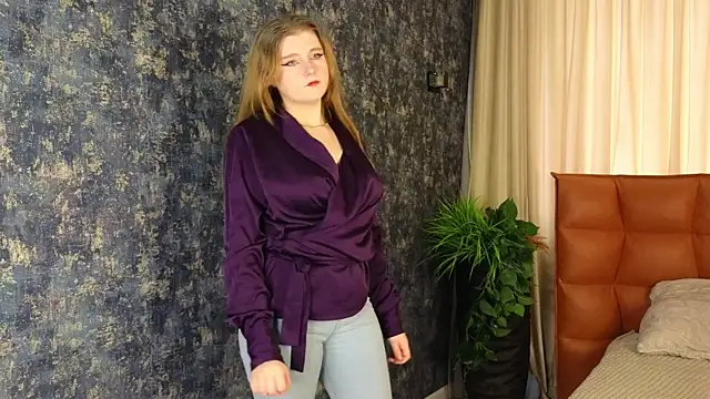 Snapshot of NightSaffron chatting on December 3, 7:05 am NightSaffron online show from December 3, 7:05 am