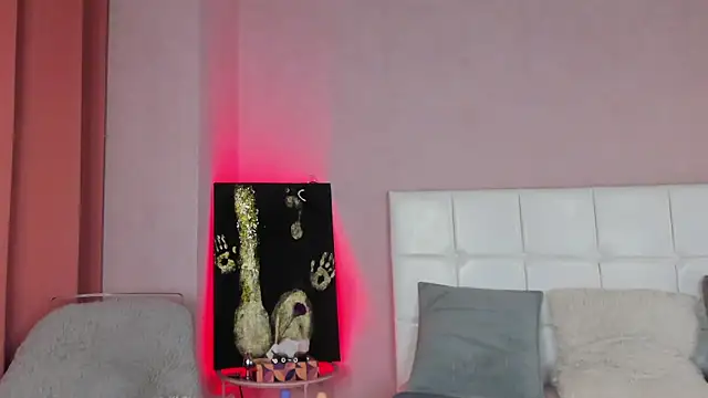 Snapshot of IzieCarter chatting on November 25, 8:09 pm IzieCarter online show from November 25, 8:09 pm