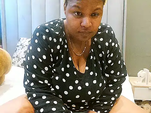 Snapshot of ZariahMoonfire chatting on July 7, 12:42 pm ZariahMoonfire online show from July 7, 12:42 pm