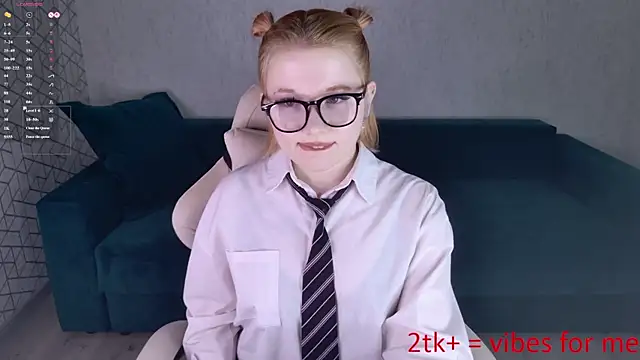 Snapshot of NayaValen chatting on June 19, 4:22 pm NayaValen online show from June 19, 4:22 pm