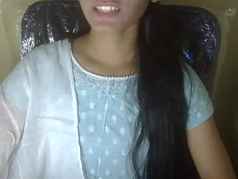 Snapshot of Shezi_N chatting on November 9, 2:59 pm Shezi N online show from November 9, 2:59 pm