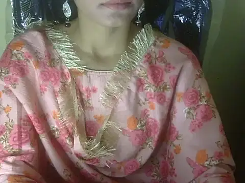 Snapshot of Shezi_N chatting on November 10, 1:10 pm Shezi N online show from November 10, 1:10 pm