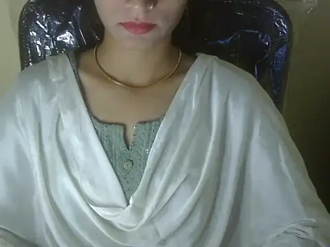 Snapshot of Shezi_N chatting on November 13, 1:10 pm Shezi N online show from November 13, 1:10 pm