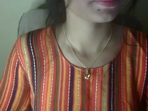 Snapshot of Shezi_N chatting on May 26, 3:30 pm Shezi N online show from May 26, 3:30 pm