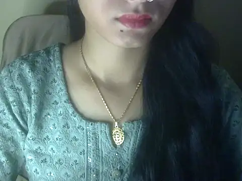 Snapshot of Shezi_N chatting on June 18, 2:21 pm Shezi N online show from June 18, 2:21 pm