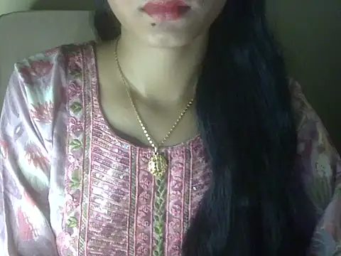 Snapshot of Shezi_N chatting on June 19, 2:32 pm Shezi N online show from June 19, 2:32 pm