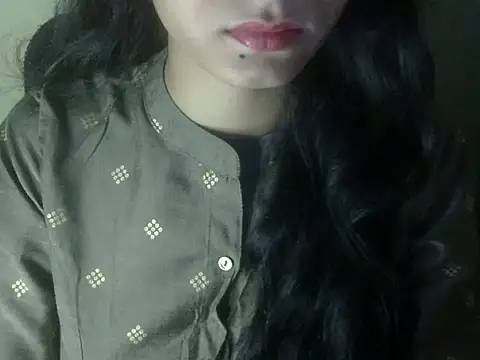 Snapshot of Shezi_N chatting on July 1, 3:34 pm Shezi N online show from July 1, 3:34 pm