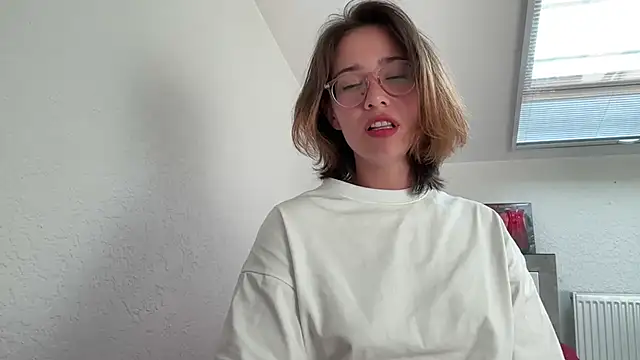 Snapshot of WillHannah chatting on July 8, 2:43 pm WillHannah online show from July 8, 2:43 pm
