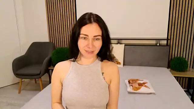 DitaNoir online show from March 2, 7:15 am