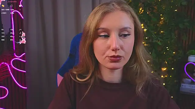 PriscillaPowell online show from December 17, 8:59 pm