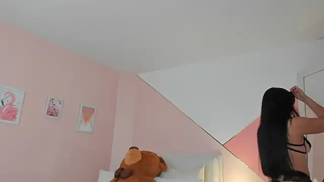 Snapshot of mia_canoo chatting on October 31, 11:44 am mia canoo online show from October 31, 11:44 am