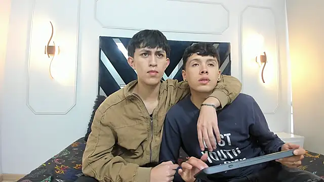 hoot booys  online show from December 22, 11:29 am