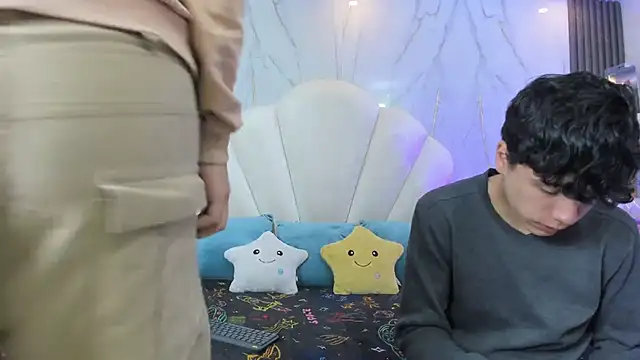 hoot booys  online show from April 21, 8:55 pm